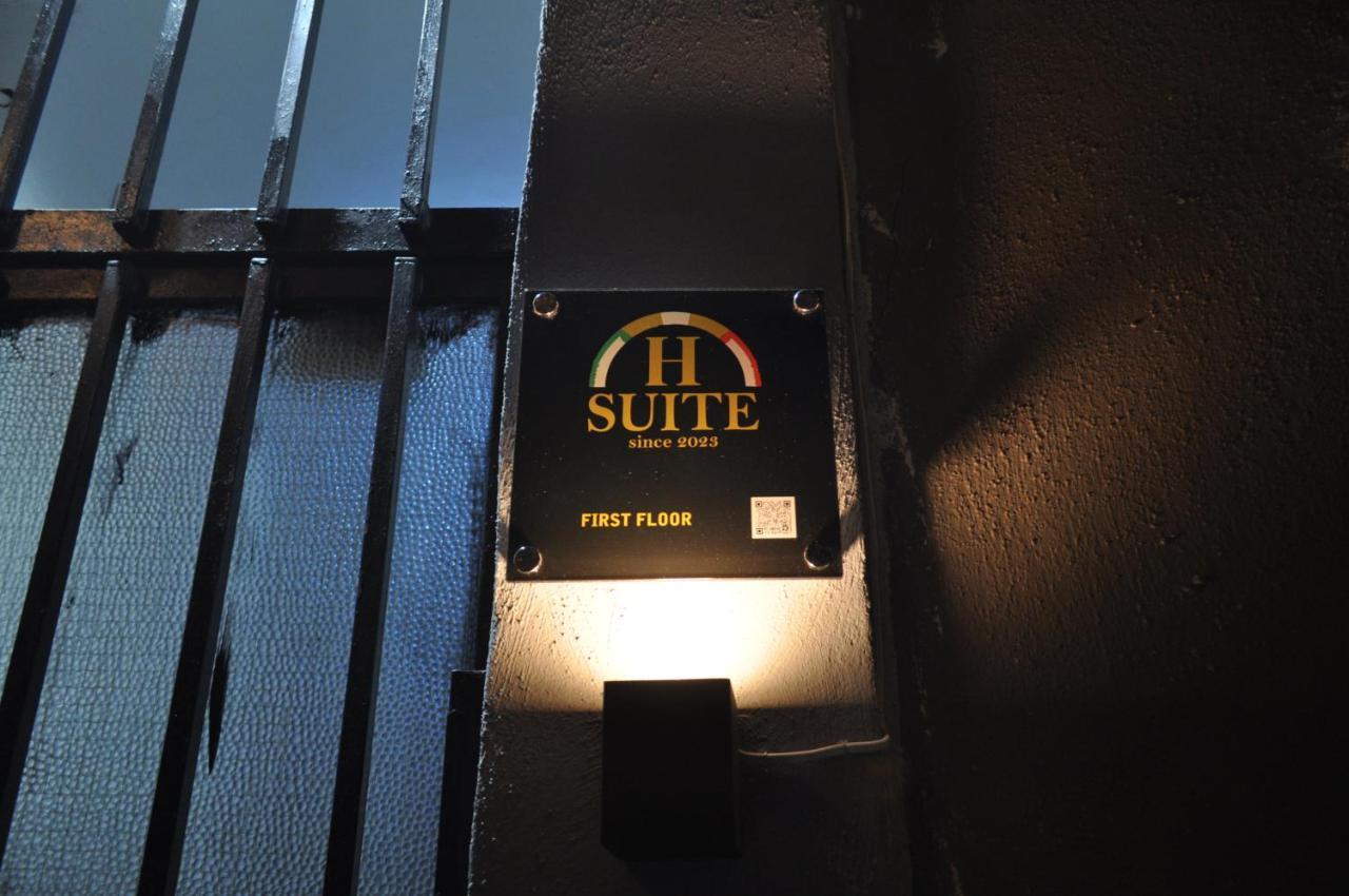 Hsuite Naples Exterior photo